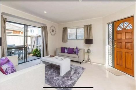 Photo of property in 2/26 Inverness Road, Browns Bay, Auckland, 0630