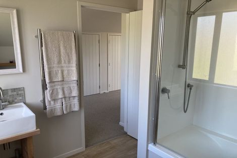 Photo of property in 10 Pekapeka Street, Raglan, 3225