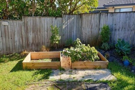 Photo of property in 11 Sandwick Drive, Weymouth, Auckland, 2103