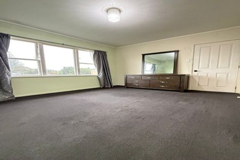 Photo of property in 4 Beaubank Road, Kelston, Auckland, 0602
