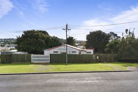 Photo of property in 5 Argyle Road, Browns Bay, Auckland, 0630
