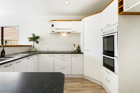 Photo of property in 6 Pyrite Street, Westgate, Auckland, 0614