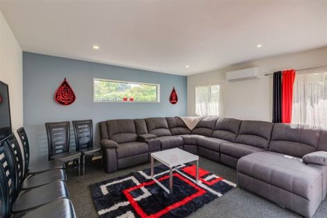 Photo of property in 77 Dunedin Street, Redwood, Christchurch, 8051