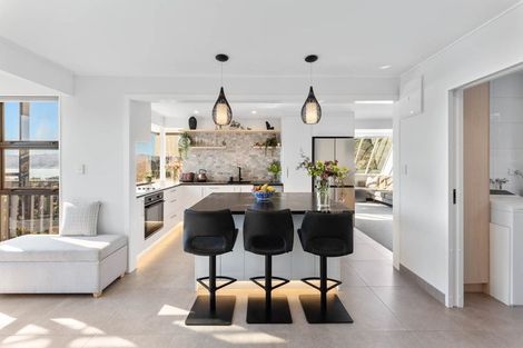 Photo of property in 10 Latham Road, York Bay, Lower Hutt, 5013