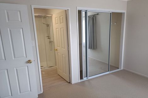 Photo of property in 1 Jay Court, Botany Downs, Auckland, 2010