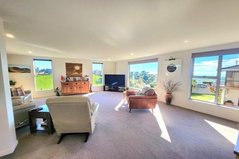 Photo of property in 8 Oakleigh Crescent, Oamaru North, Oamaru, 9400