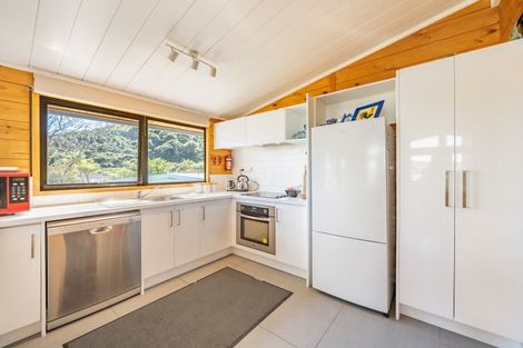 Photo of property in 213a Whites Line East, Waiwhetu, Lower Hutt, 5010