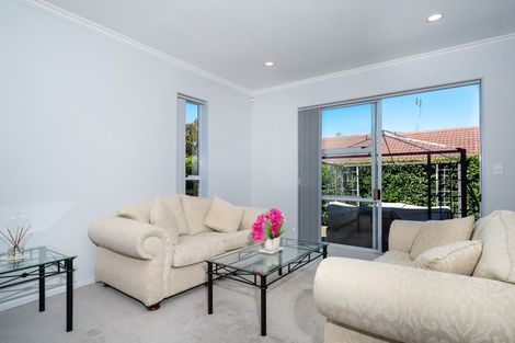 Photo of property in 15 Ferntree Terrace, West Harbour, Auckland, 0618