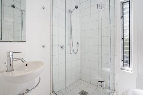 Photo of property in 18 Kereru Grove, Greenhithe, Auckland, 0632