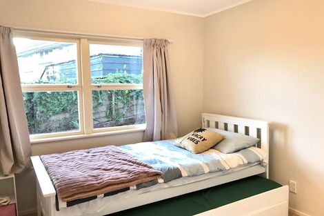 Photo of property in 9 Chelsea View Drive, Chatswood, Auckland, 0626