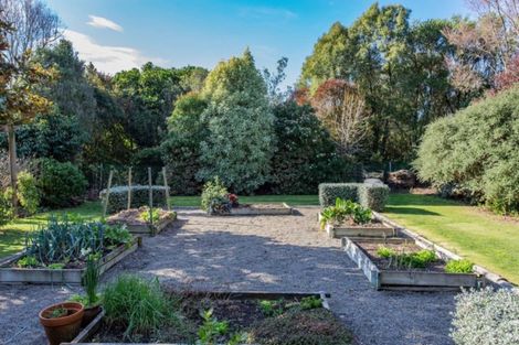 Photo of property in 4 Cedar Place, Amberley, 7410