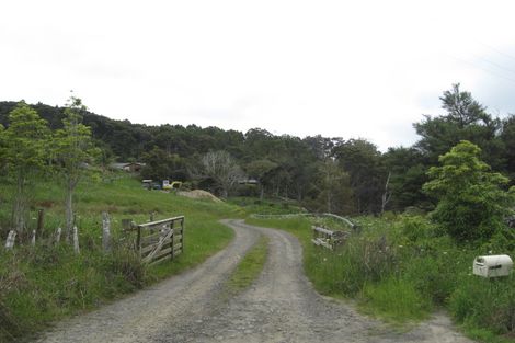 Photo of property in 131 Kauri Crescent, Waimauku, Kumeu, 0891