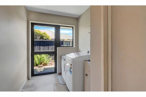 Photo of property in 16 Vanderbilt Place, Halswell, Christchurch, 8025