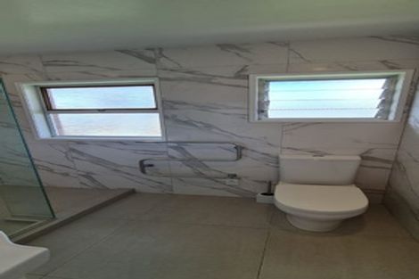 Photo of property in 2/52 Bentley Avenue, Glenfield, Auckland, 0629