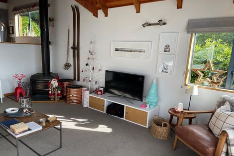 Photo of property in 5 Moss Lane, Sunshine Bay, Queenstown, 9300