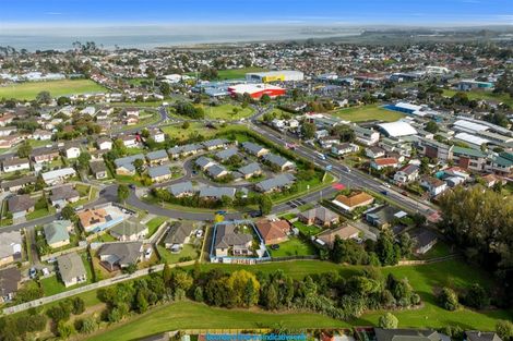 Photo of property in 14 Castlefinn Drive, Weymouth, Auckland, 2103