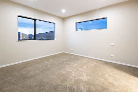 Photo of property in 12 Twin Parks Rise, Papakura, 2110