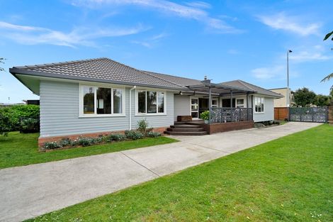 Photo of property in 14 Harbour View Road, Te Atatu Peninsula, Auckland, 0610
