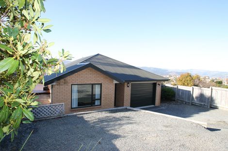 Photo of property in 6 Kohu Place, Halfway Bush, Dunedin, 9010