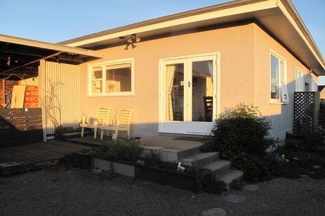 Photo of property in 15 Timaru Road, Waimate, 7924