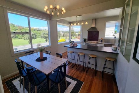 Photo of property in 130 Main Road, Titahi Bay, Porirua, 5022