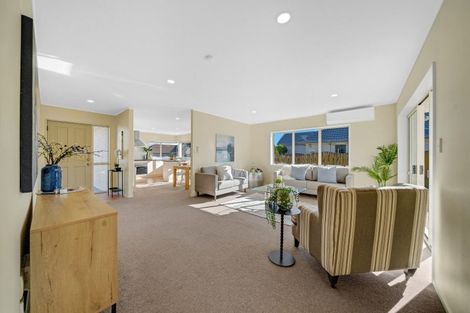 Photo of property in 1/15 Tolben Place, Golflands, Auckland, 2013