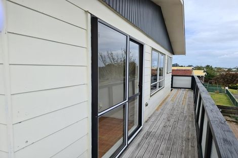 Photo of property in 25 Truby King Street, Merrilands, New Plymouth, 4312