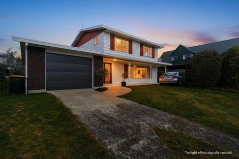 Photo of property in 35 Waitawa Place, Lynmore, Rotorua, 3010