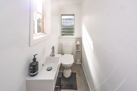 Photo of property in 22 Cambridge Street, Gonville, Whanganui, 4501