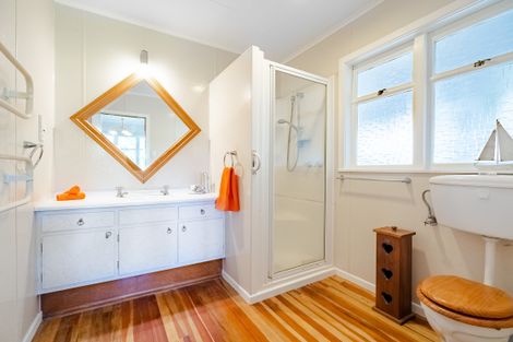 Photo of property in 16 Tomo Street, New Lynn, Auckland, 0600