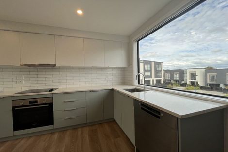 Photo of property in 9 Pukakaho Lane, Papatoetoe, Auckland, 2025