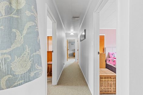 Photo of property in 15 Mudgway Place, Awapuni, Palmerston North, 4412