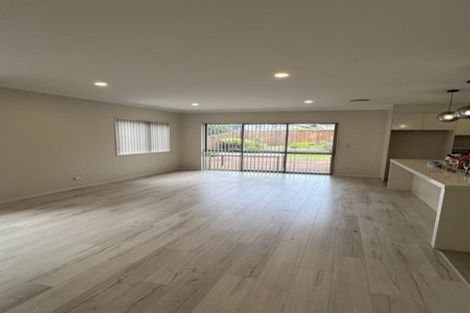 Photo of property in 16 Hikuawa Road, Flat Bush, Auckland, 2019