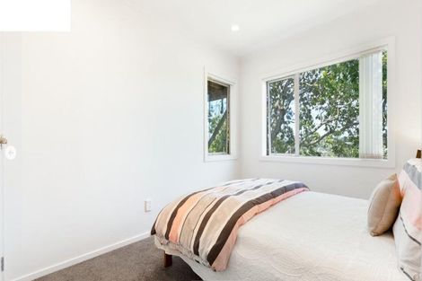 Photo of property in 2/19 Limmer Place, Browns Bay, Auckland, 0632