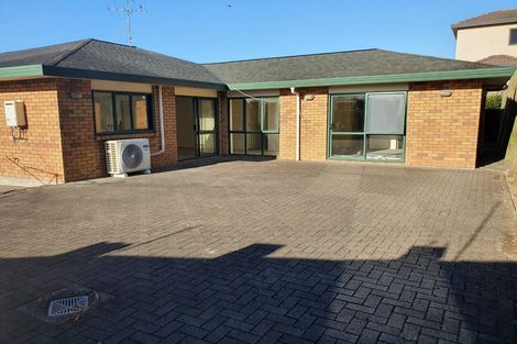 Photo of property in 3 Boeing Place, Goodwood Heights, Auckland, 2105