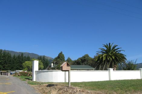 Photo of property in 208 Parkes Line Road, Maymorn, Upper Hutt, 5018