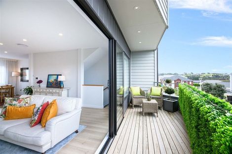 Photo of property in 12 Moki Place, Long Bay, Auckland, 0630