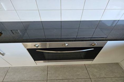 Photo of property in 1/16 Wernham Place, Northcote, Auckland, 0626