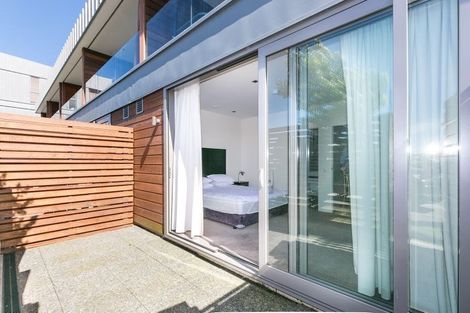 Photo of property in Patent 326 Apartments, 326 Evans Bay Parade, Hataitai, Wellington, 6021