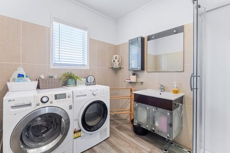 Photo of property in 15 Reynolds Place, Torbay, Auckland, 0630