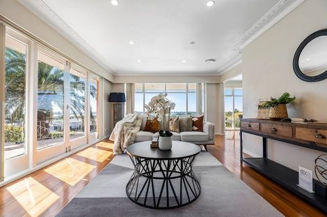 Photo of property in 342 Te Atatu Road, Te Atatu South, Auckland, 0610