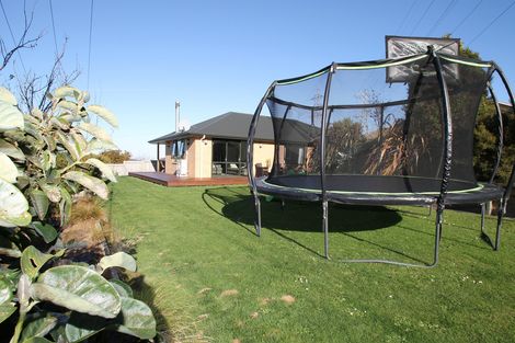 Photo of property in 6 Kohu Place, Halfway Bush, Dunedin, 9010