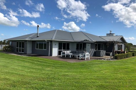 Photo of property in 116 Cemetery Road, Sanson, Palmerston North, 4479