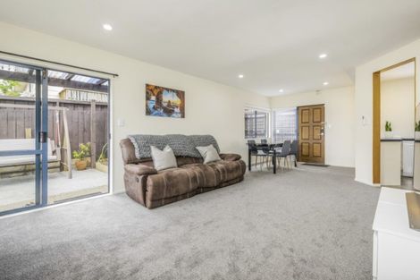 Photo of property in 73b Panama Road, Mount Wellington, Auckland, 1062