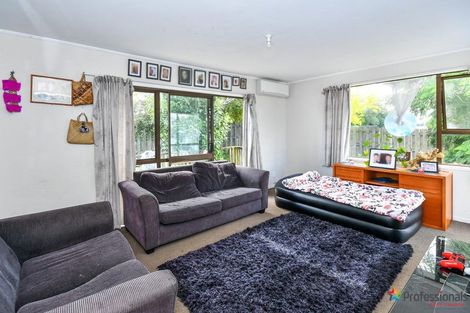 Photo of property in 1 Montego Place, Weymouth, Auckland, 2103