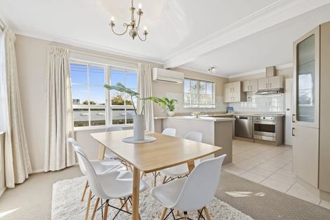 Photo of property in 2/183 Shakespeare Road, Milford, Auckland, 0620