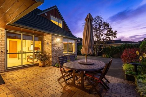 Photo of property in 8 Rewarewa Crescent, Waikanae, 5036