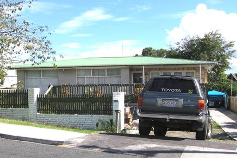 Photo of property in 1a Bishop Street, Green Bay, Auckland, 0604