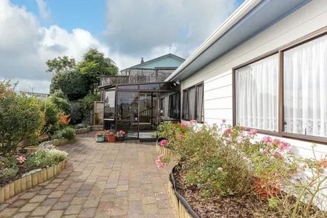Photo of property in 68 Waiwaka Terrace, Strandon, New Plymouth, 4312