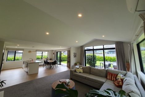 Photo of property in 6 Ward Street, Jacks Point, Queenstown, 9371